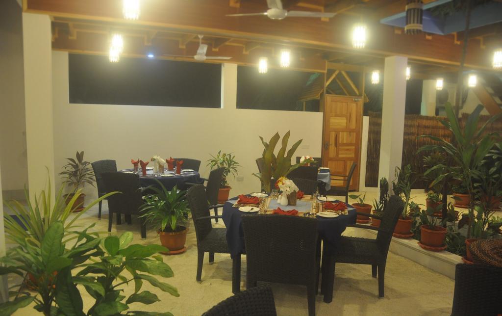 Rasdhoo Relax Inn Экстерьер фото